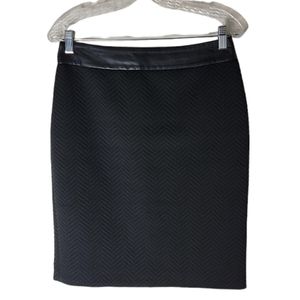 Banana Republic women's size 6 black tonal jacquard chevron pencil skirt career